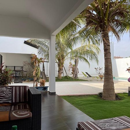 Saly - Villa Kage 6 Chambres -Clim-Wifi-Eau Chaude-Billard-Babyfoot-Ping Pong-Canal - Electricite Non Comprise Bagian luar foto