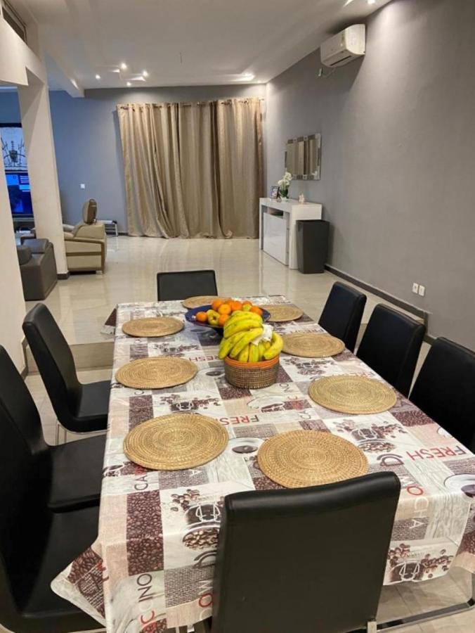 Saly - Villa Kage 6 Chambres -Clim-Wifi-Eau Chaude-Billard-Babyfoot-Ping Pong-Canal - Electricite Non Comprise Bagian luar foto