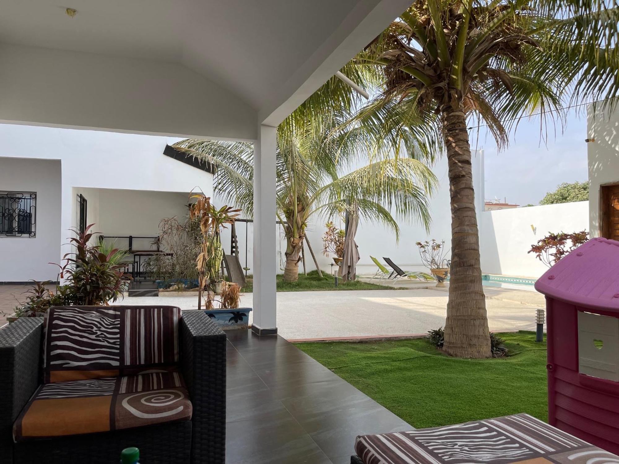 Saly - Villa Kage 6 Chambres -Clim-Wifi-Eau Chaude-Billard-Babyfoot-Ping Pong-Canal - Electricite Non Comprise Bagian luar foto