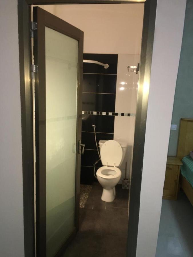 Saly - Villa Kage 6 Chambres -Clim-Wifi-Eau Chaude-Billard-Babyfoot-Ping Pong-Canal - Electricite Non Comprise Bagian luar foto