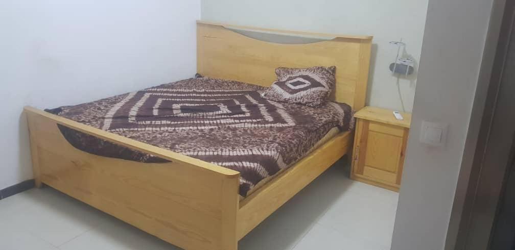 Saly - Villa Kage 6 Chambres -Clim-Wifi-Eau Chaude-Billard-Babyfoot-Ping Pong-Canal - Electricite Non Comprise Bagian luar foto