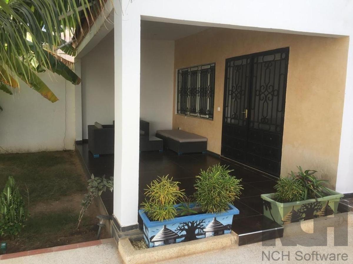 Saly - Villa Kage 6 Chambres -Clim-Wifi-Eau Chaude-Billard-Babyfoot-Ping Pong-Canal - Electricite Non Comprise Bagian luar foto