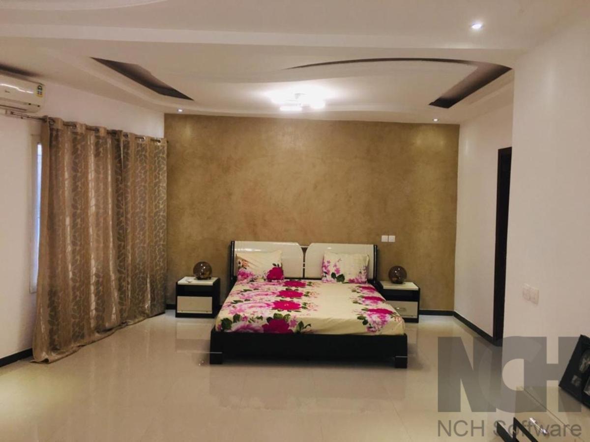 Saly - Villa Kage 6 Chambres -Clim-Wifi-Eau Chaude-Billard-Babyfoot-Ping Pong-Canal - Electricite Non Comprise Bagian luar foto